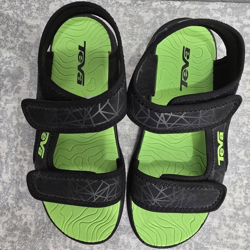Teva Black and Green Tidepool Sport Kids Sandal Size 1
